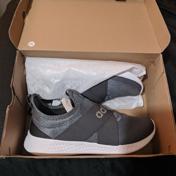 Addidas Running Shoes(Style:Pure Motion Adapt) - Picture 8 of 9